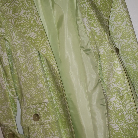 Gallery Trenchcoat - Picture 6 of 7